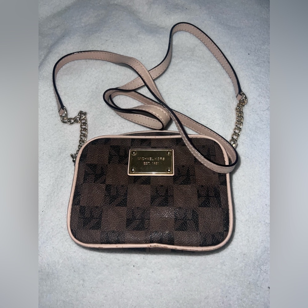 Michael kors crossbody